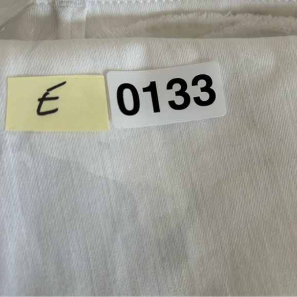 J. Jill Authentic Fit slim ankle White Denim Jeans Size 10 - Picture 12 of 12